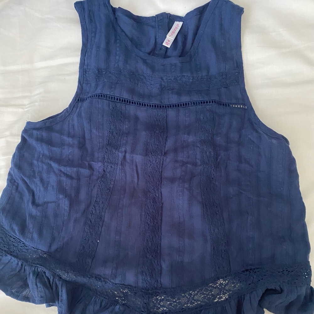 Flowy tank